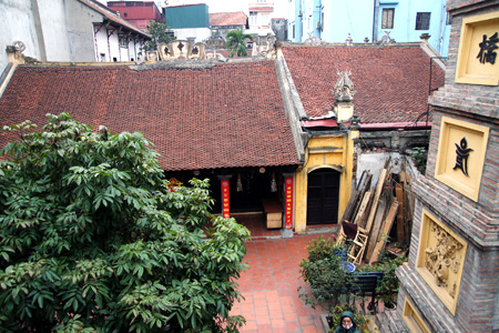 http://www.baodatviet.vn/Uploaded_CDCA/quocquan/20110217/cdv-caudong-2.jpg